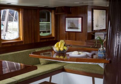 Het dagverblijf van de Ocean Sherpa