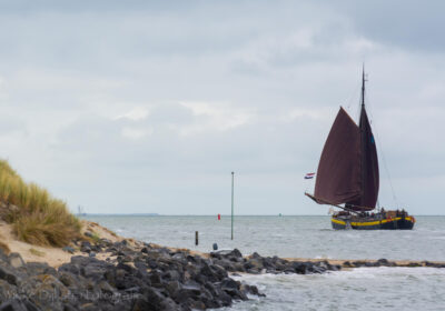 Platbodemschip Vertrouwen voor Vlieland