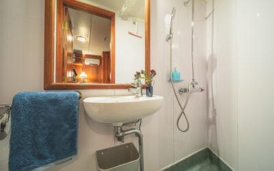 Privé douche op jou zeilreis met de Blue Clipper