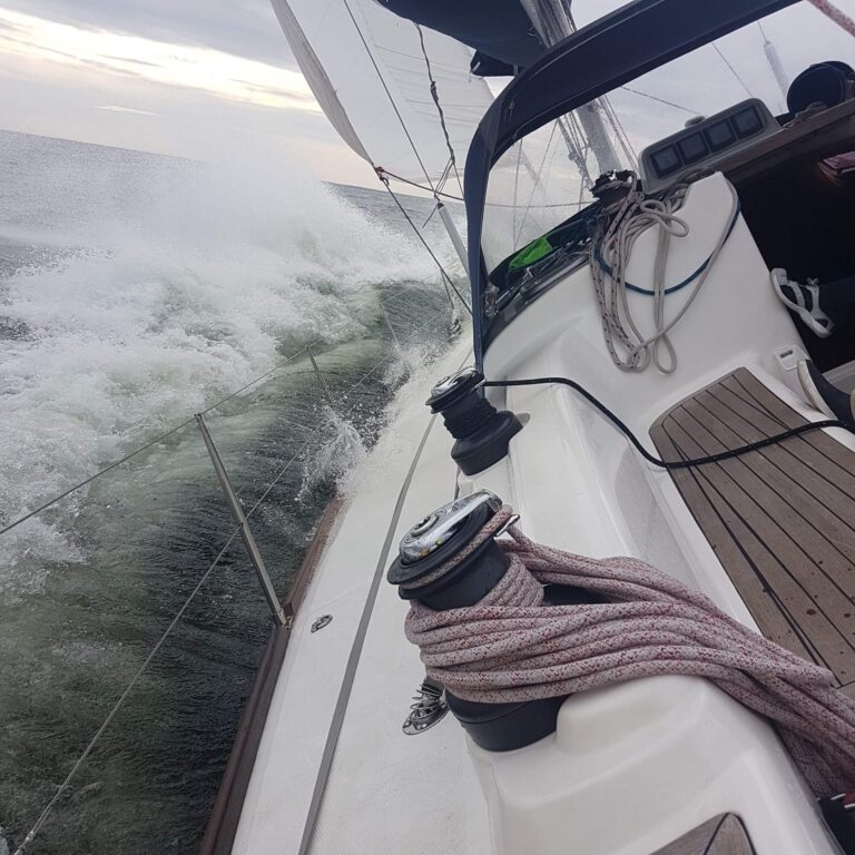 Boot mieten mit Skipper auf der Ostsee