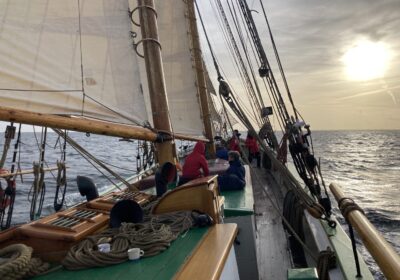 aron-dek-met-zeilen Zeilen met skipper Bornholm