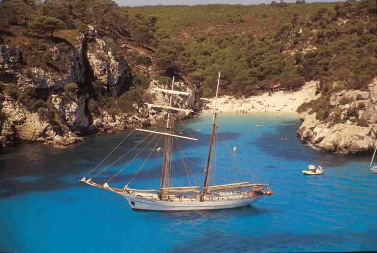 Zeilvakanties in de Middellandse Zee - Romantische ankerbaaien