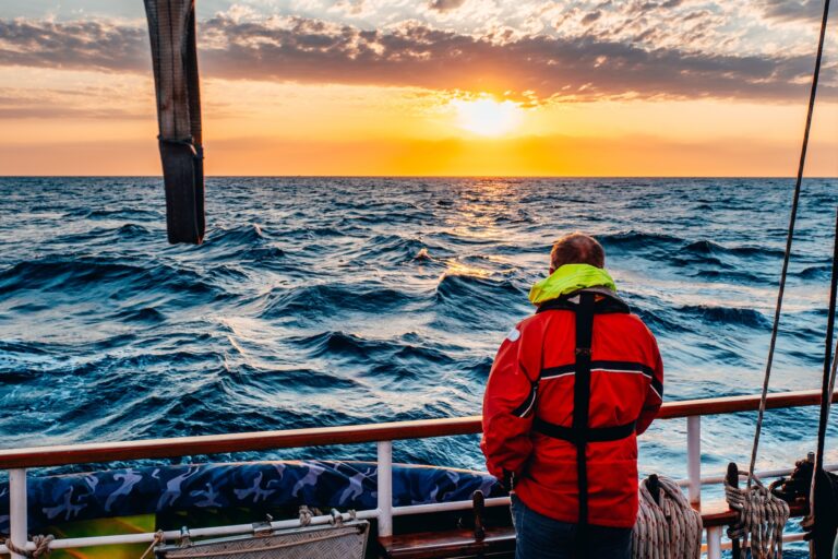 Genieten van een zonsondergang op de Blue Clipper