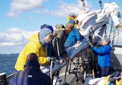 Zeil pakken op de Engelina