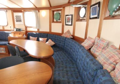 dagverblijf-amazone Dagverblijf op expeditieschip tijdens Antarctica zeilrei