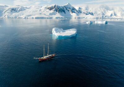amazone-antarctica Avontuurlijke zeilreis door Antarctica met stilte, ijsbergen en uitgestrekte oceaan