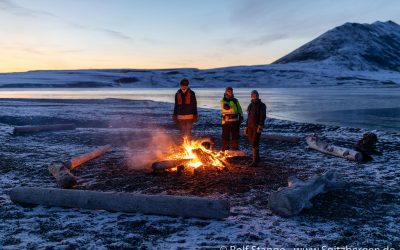 Lagerfeuer in der Arktis