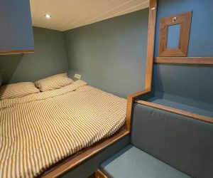 Een tweepersoonsbed op de Quadra