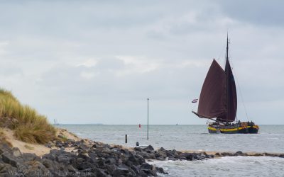 Platbodemschip Vertrouwen voor Vlieland