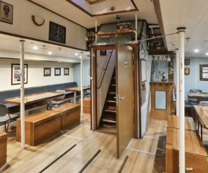 Ingang dagverblijf op tall ship Morgenster